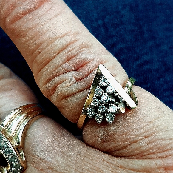 14k yellow gold ladies ring - Picture 5 of 5